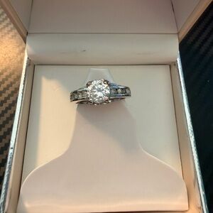 Elegant Silver Crystal Ring